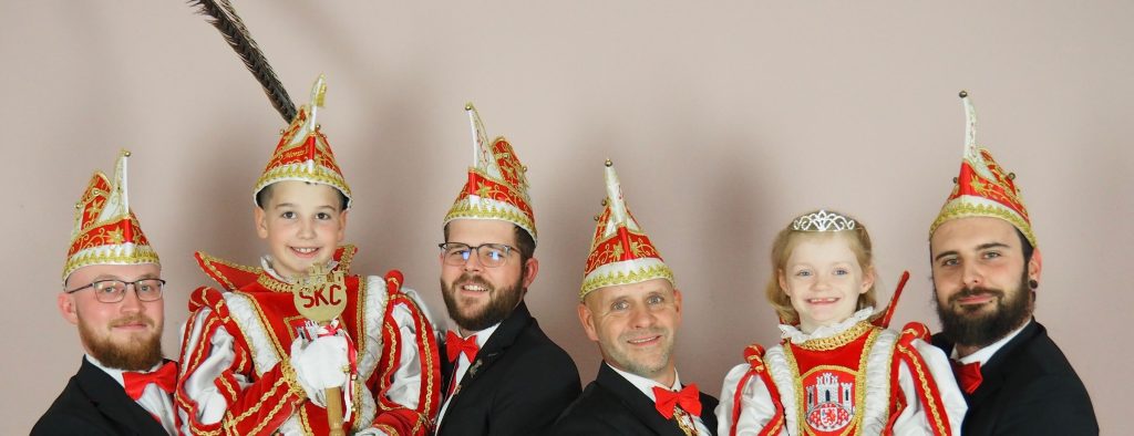 Der SKC-Vorstand mit dem Kinderprinzenpaar 2025/26